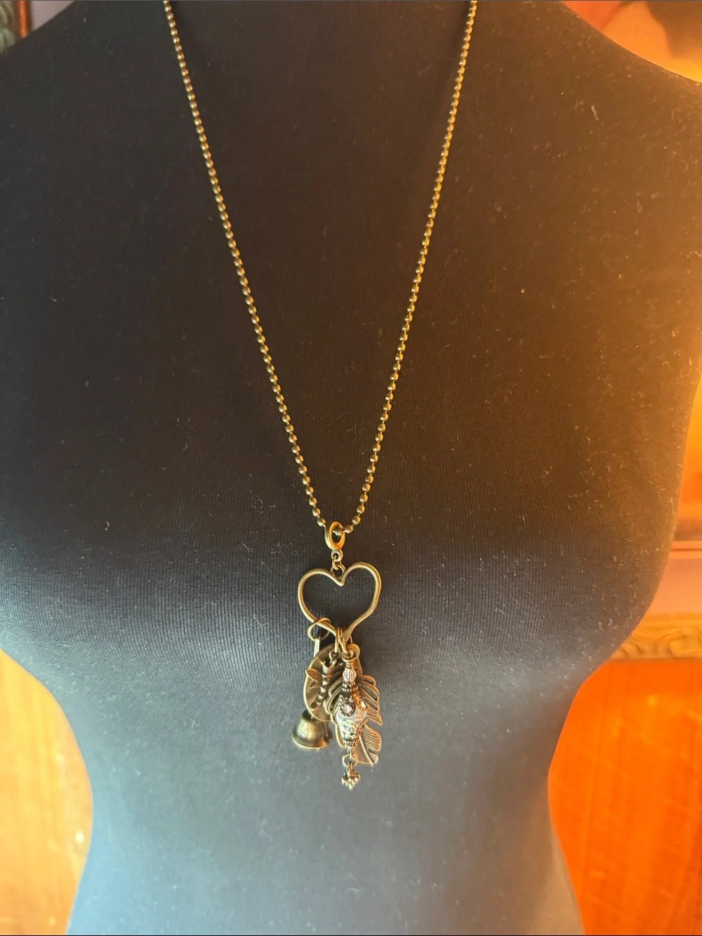 Vintage-Inspired Brass Heart & Feather Charm Necklace - Antique Gold